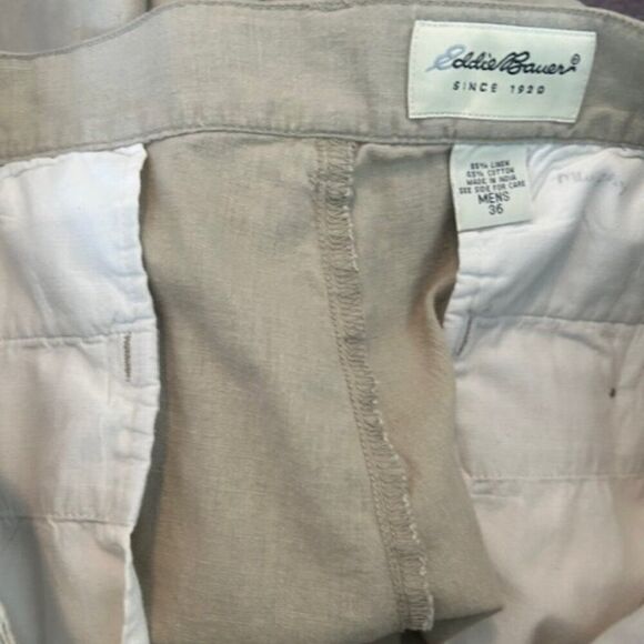 Eddie Bauer Khaki Linen blend pleated front shorts, size 36M - Picture 4 of 4